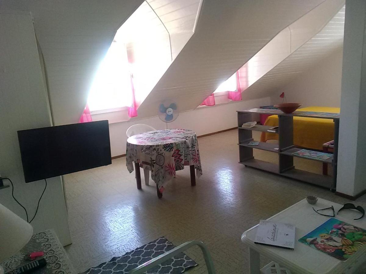 Studio 2-Eme Etage Coeur De Saint-Francois Buitenkant foto